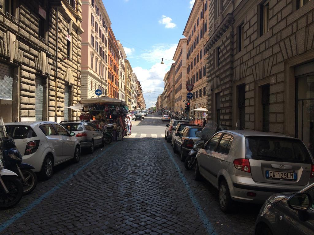 Casa Vacanza Colosseo Rome Luaran gambar